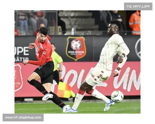 万德森右路劲射被扑，摩纳哥开场施压